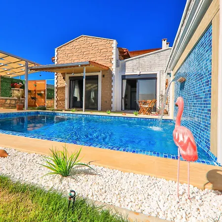 W Pool And Garden 10 Min To In فيلة كاس