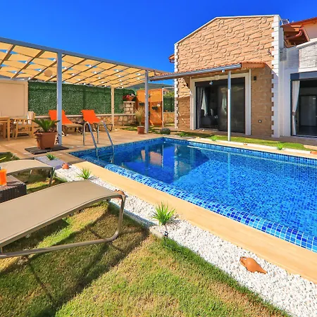 W Pool And Garden 10 Min To In كاس